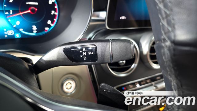 Mercedes-Benz GLC-Class 2023 — photo 12
