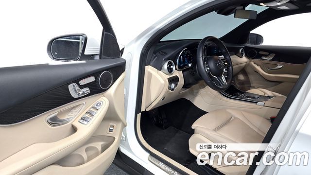 Mercedes-Benz GLC-Class 2023 — photo 13