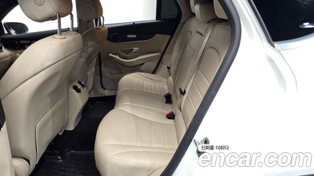 Mercedes-Benz GLC-Class 2023 — photo 17