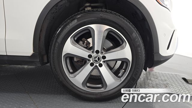 Mercedes-Benz GLC-Class 2023 — photo 7