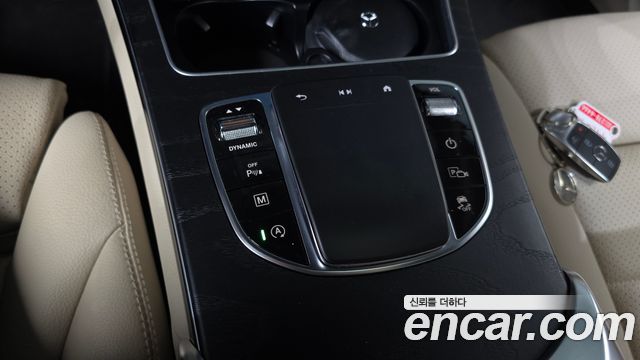 Mercedes-Benz GLC-Class 2023 — photo 32