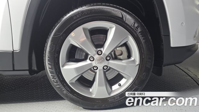 Jeep Cherokee 2020 — photo 7