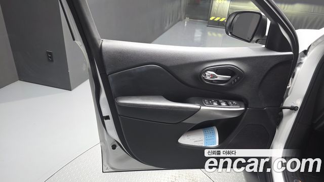 Jeep Cherokee 2020 — photo 14