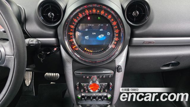 Mini Countryman 2016 — photo 14