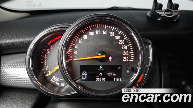 Mini Cooper 2021 — photo 11