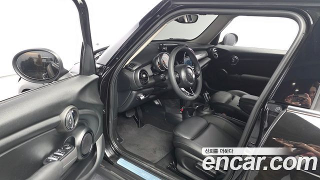Mini Cooper 2021 — photo 13