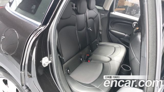 Mini Cooper 2021 — photo 17