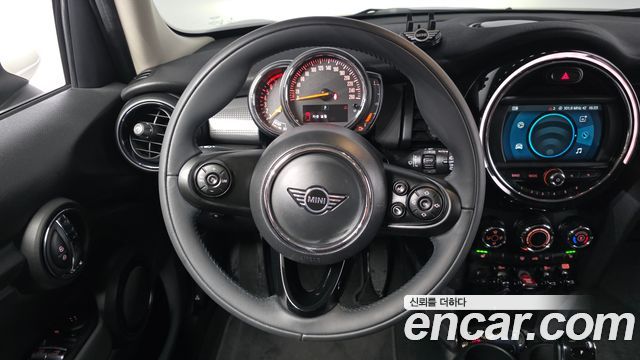 Mini Cooper 2021 — photo 19