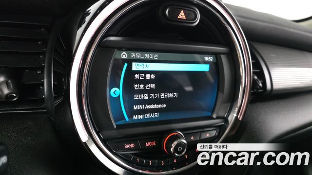 Mini Cooper 2021 — photo 21