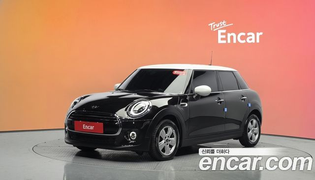 Mini Cooper 2021 — photo 1