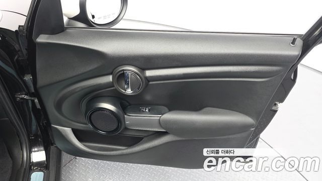 Mini Cooper 2021 — photo 14