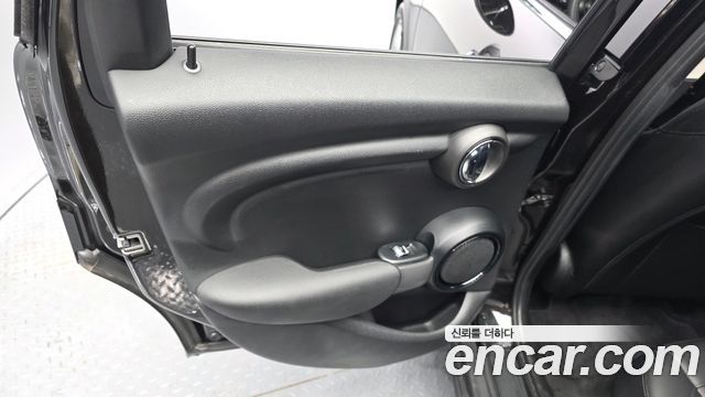 Mini Cooper 2021 — photo 15