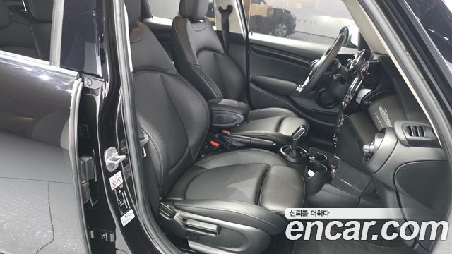 Mini Cooper 2021 — photo 16
