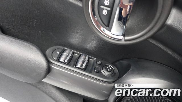 Mini Cooper 2021 — photo 27