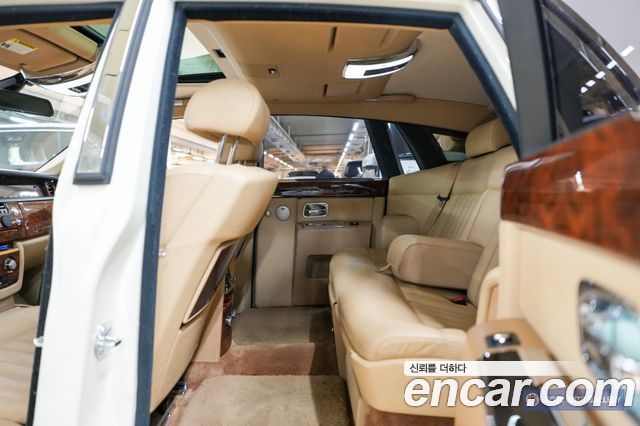Rolls-Royce Phantom 2007 — photo 15