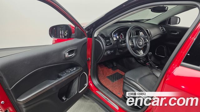 Jeep Compass 2018 — photo 10