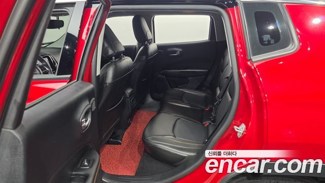 Jeep Compass 2018 — photo 11