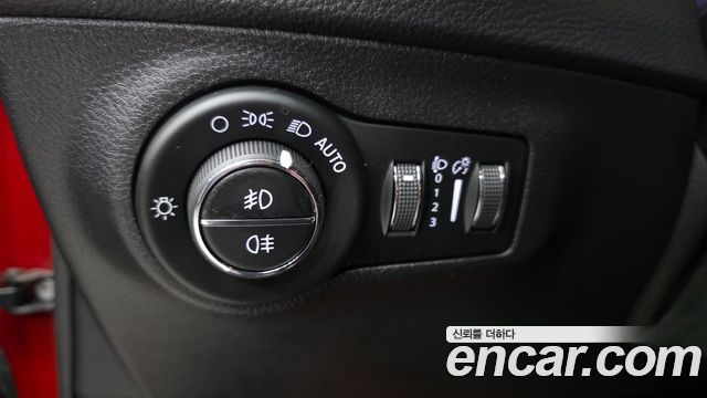 Jeep Compass 2018 — photo 13