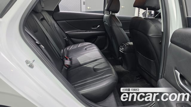 Hyundai AVANTE 2023 — photo 12