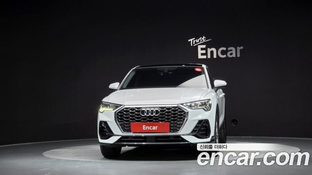 Audi Q3 2022 — photo 3