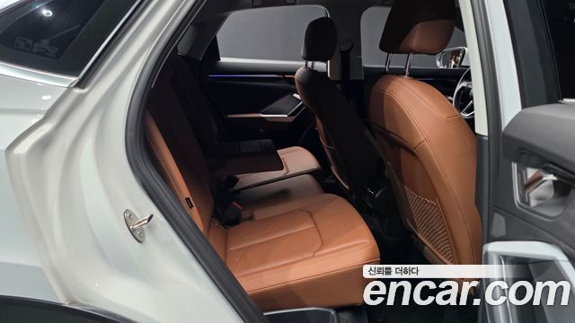 Audi Q3 2022 — photo 12