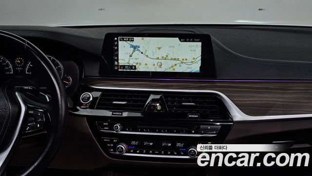 BMW 5-Series 2018 — photo 14