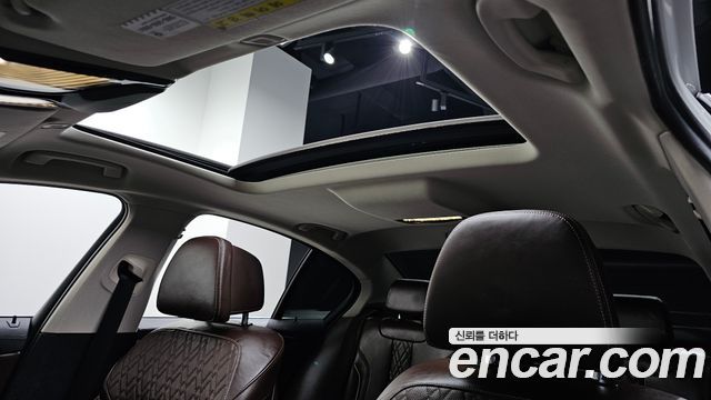 BMW 5-Series 2018 — photo 16