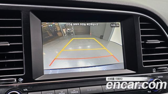 Hyundai AVANTE 2017 — photo 15