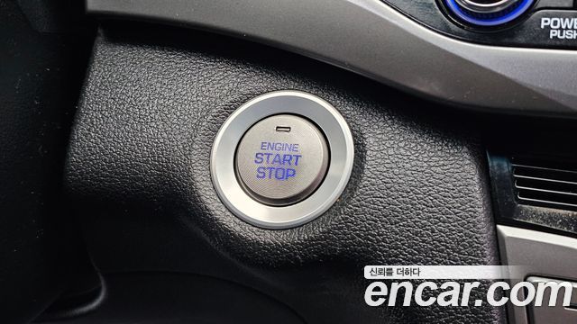 Hyundai AVANTE 2017 — photo 20