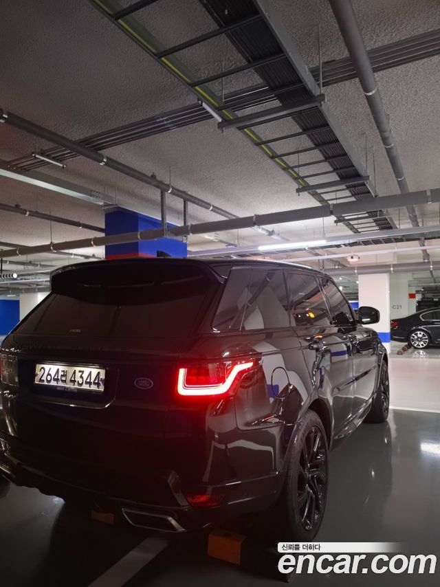 Land Rover Range Rover Sport 2018 — photo 2