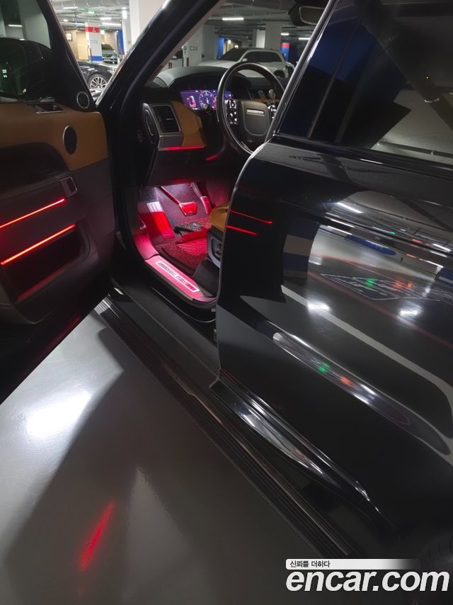 Land Rover Range Rover Sport 2018 — photo 3