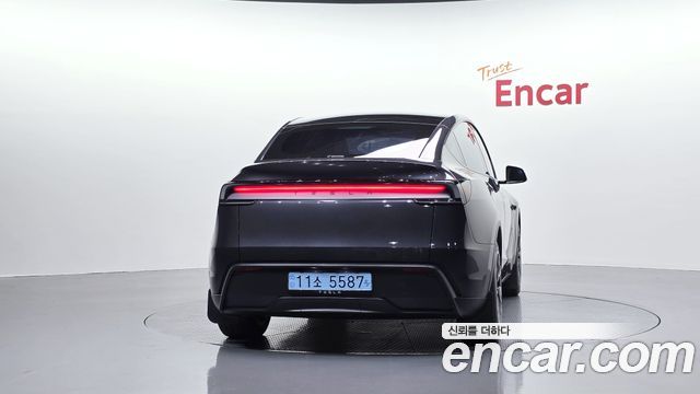 Tesla Model Y 2025 — photo 4