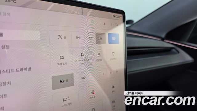 Tesla Model Y 2025 — photo 25