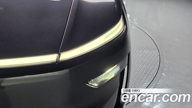 Tesla Model Y 2025 — photo 8