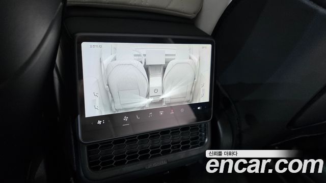 Tesla Model Y 2025 — photo 28