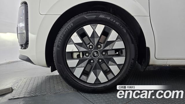 Hyundai Staria 2023 — photo 5