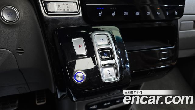 Hyundai Staria 2023 — photo 9