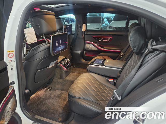 Mercedes-Benz S-Class 2024 — photo 13