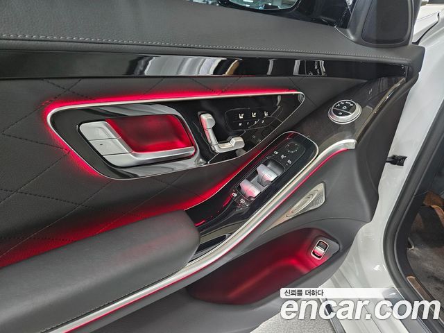Mercedes-Benz S-Class 2024 — photo 17