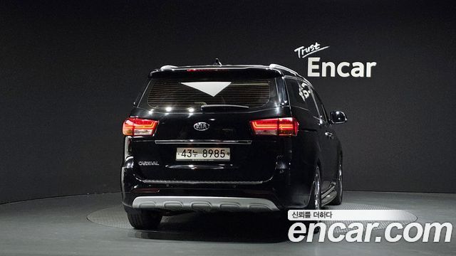 Kia Canival 2016 — photo 4