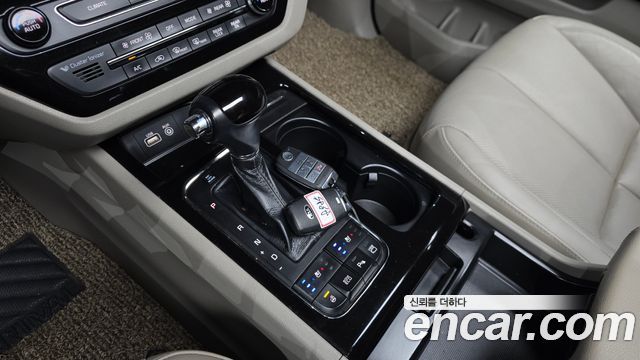 Kia Canival 2016 — photo 12