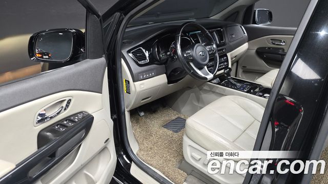 Kia Canival 2016 — photo 13