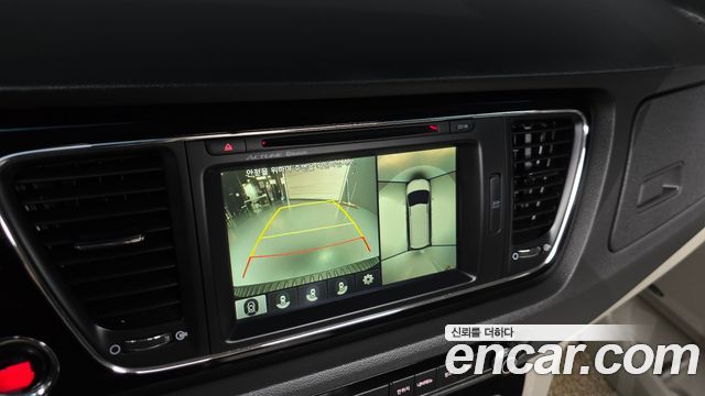 Kia Canival 2016 — photo 20