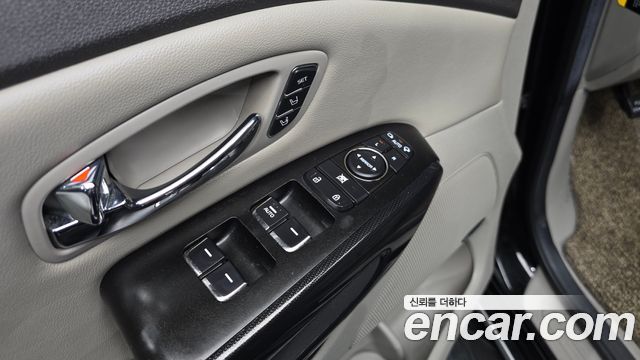 Kia Canival 2016 — photo 21