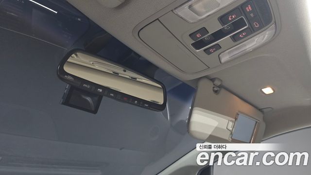 Kia Canival 2016 — photo 24