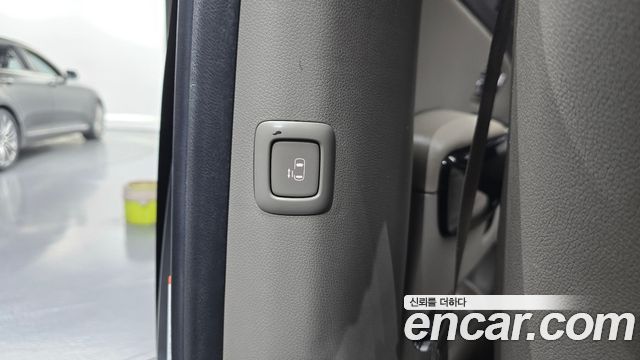 Kia Canival 2016 — photo 29