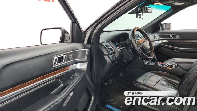 Ford Explorer 2016 — photo 10