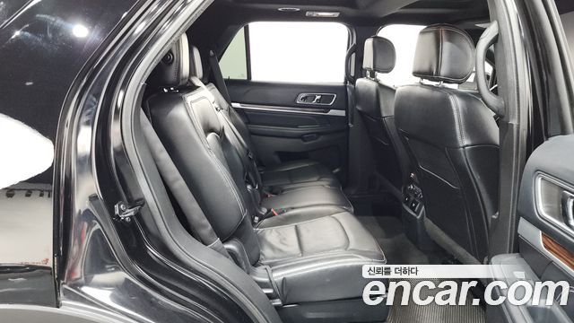 Ford Explorer 2016 — photo 12