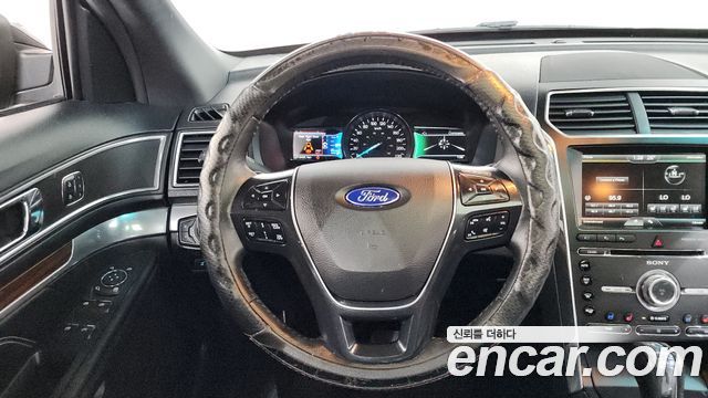 Ford Explorer 2016 — photo 14