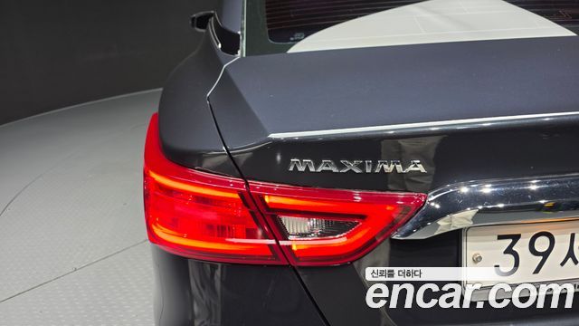 Nissan Maxima 2018 — photo 9